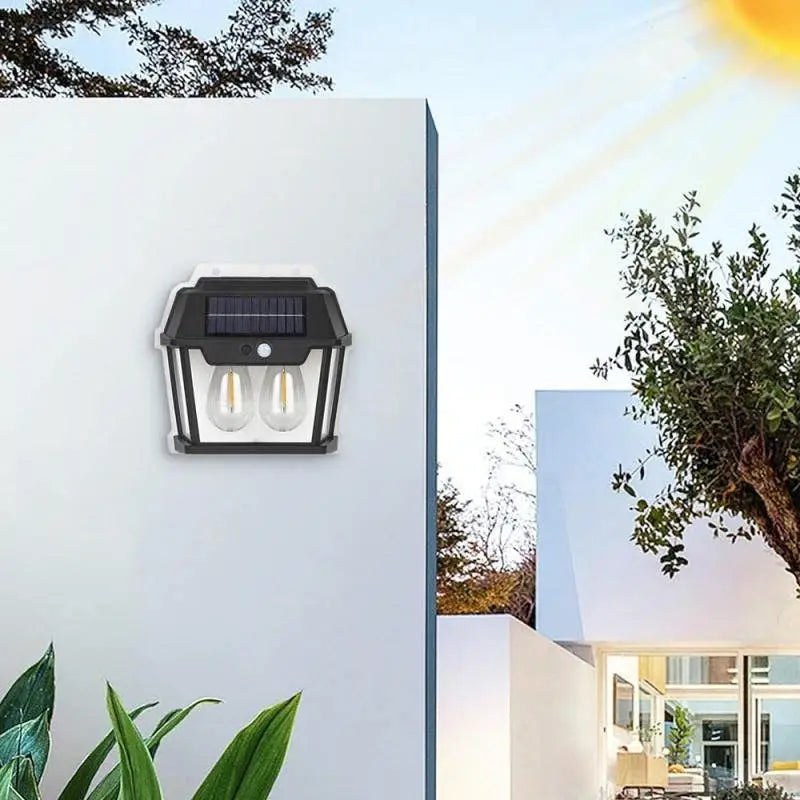 Lampa cu Incarcare Solara Senzor de Miscare Model cu 2 Becuri